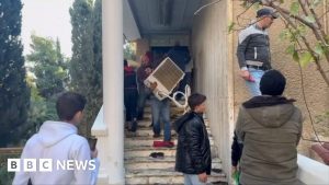 BBC sees looting at Bashar al-Assad's residence