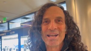 Kenny G Encourages People to Listen to His Christmas Song for Holidays