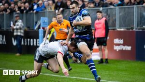 Premiership: Bath 68-10 Saracens – hosts open lead at top of table