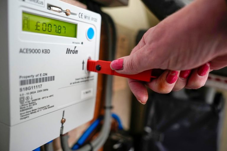 ‘Unsustainable’ prepayment meters could see households spend third of income on energy, experts warn