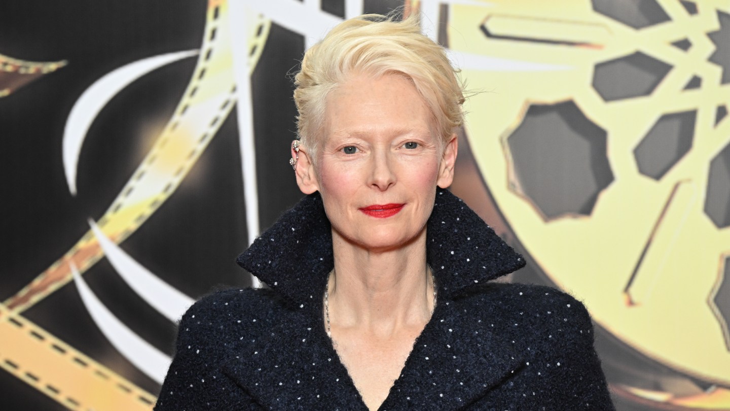 Tilda Swinton to Receive Honorary Golden Bear From Berlin Festival