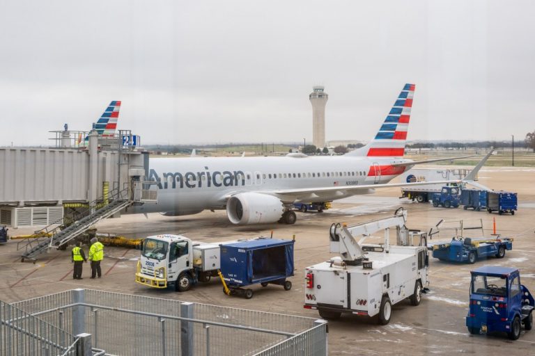 American Airlines Grounds All Flights Due To “Technical Issue” 