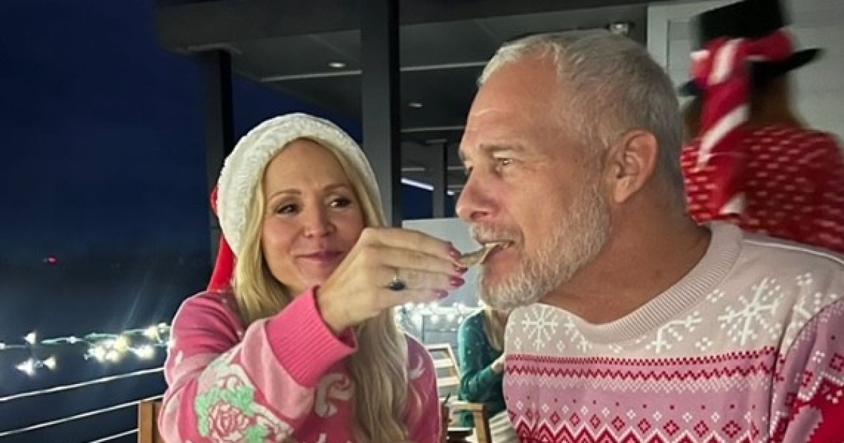 Barbara Alyn Woods and Mark Anderson Have Barbie and Ken Holiday