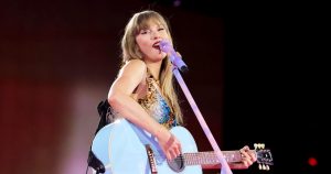 Taylor Swift Celebrates Holiday Season With $250k Donation