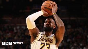 LeBron James sets NBA Christmas Day record in Los Angeles Lakers win