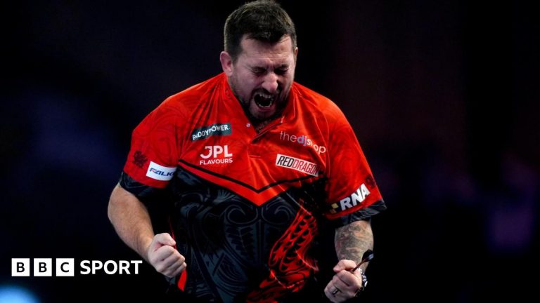 PDC World Darts Championship 2025 results: Jonny Clayton beats Mickey Mansell in sudden-death leg