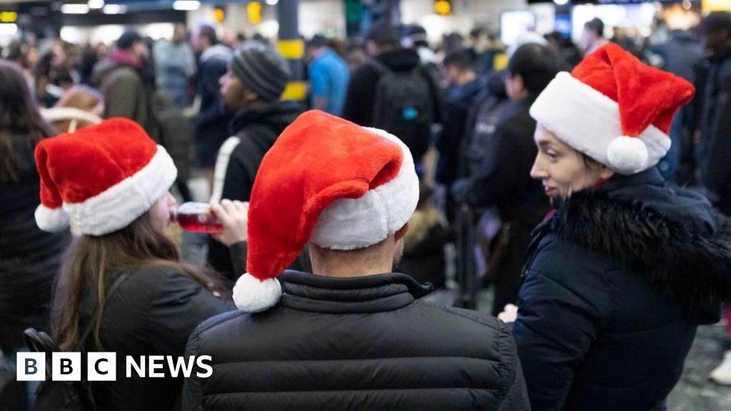 Warning staff shortages could upend Christmas travel