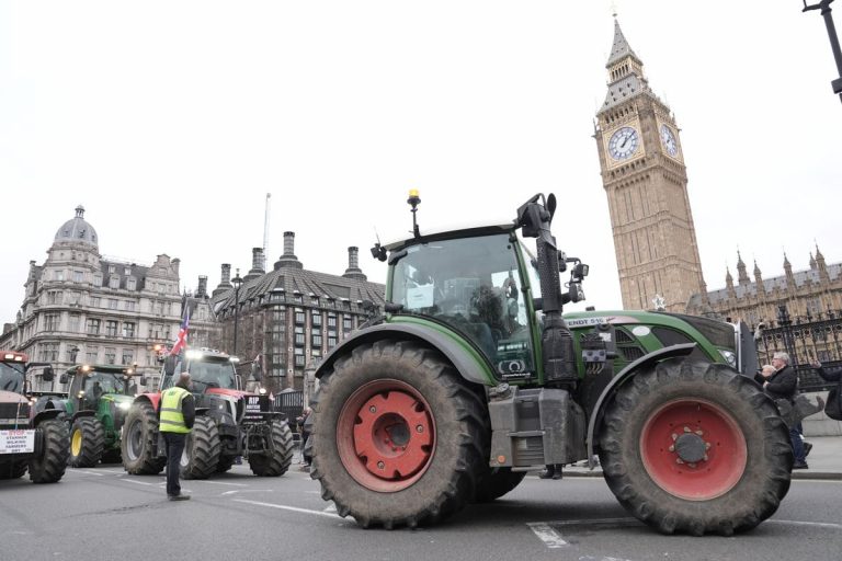 UK’s top union leader turns on Starmer over impact of family farm tax