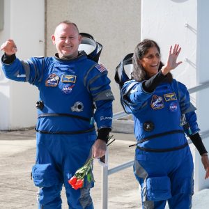 Why NASA's 2 Astronauts Are Now Stuck in Space for Even Longer