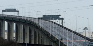 Dartford Crossing's QEII Bridge shuts as Storm Darragh causes M25 chaos