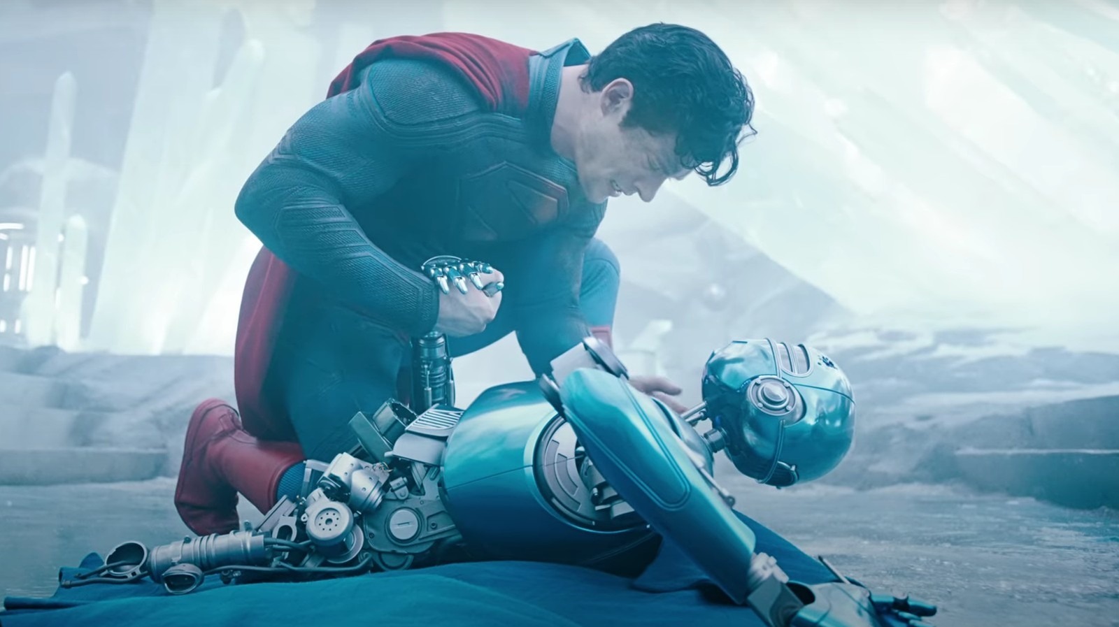 The Robot In The Superman Trailer Is More Important Than You Think