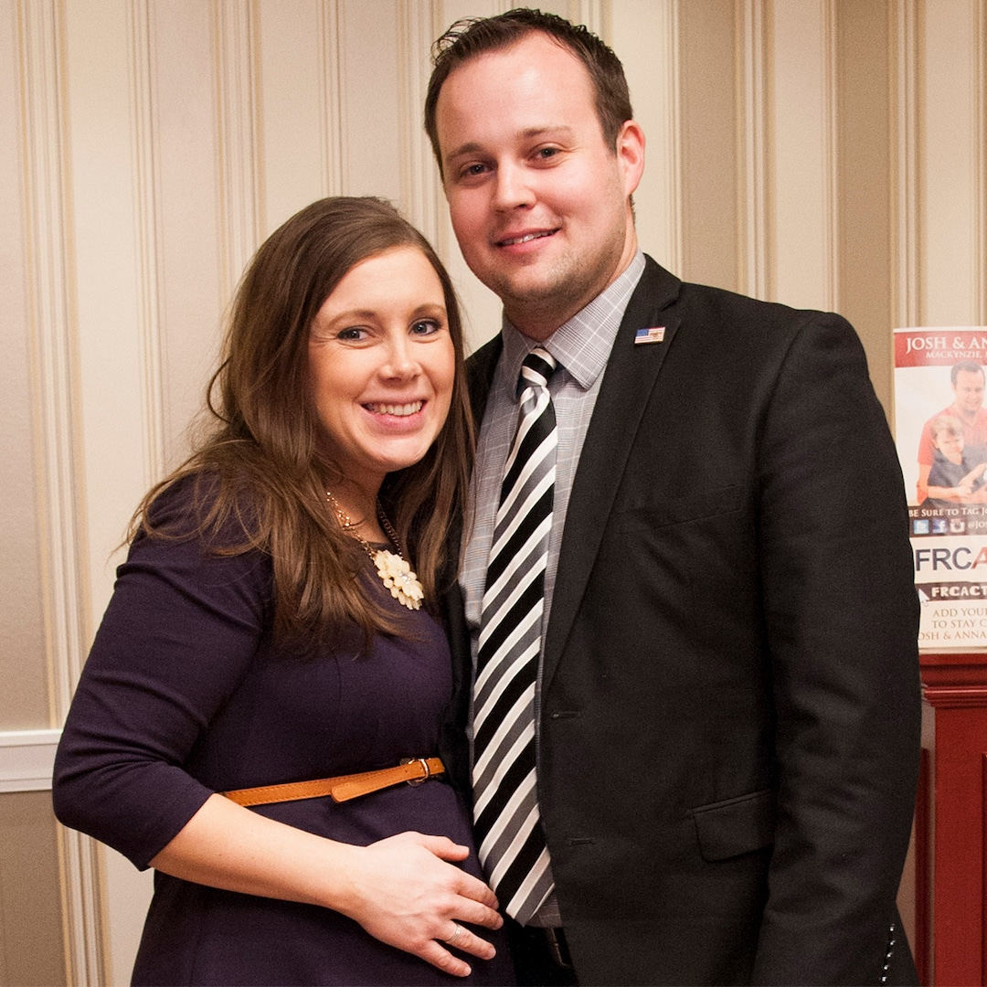 Josh Duggar's Wife Anna Duggar Dons Wedding Ring in Rare Public Outing