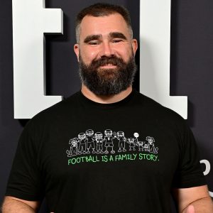 Jason Kelce’s Reaction to Lookalike Contest Proves He’s a Team Player