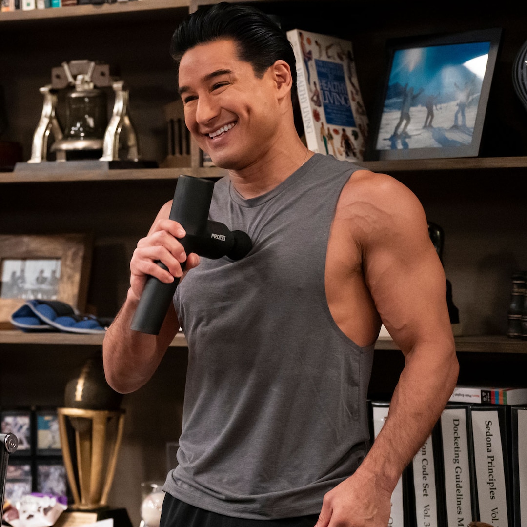 Mario Lopez to Guest Star on Lopez vs Lopez Season 3 Finale