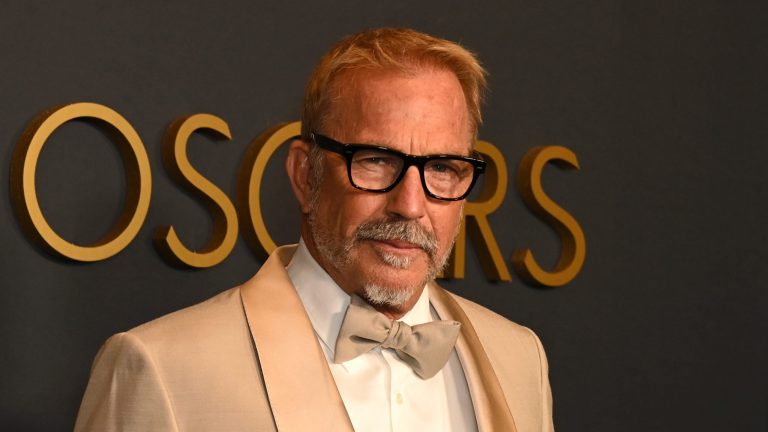 Kevin Costner & Jennifer Lopez Dating After Vacation Hangout?