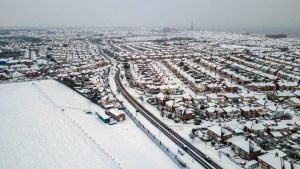 Weather tracker live: Heavy snow causes travel chaos as fresh Met Office warnings issued