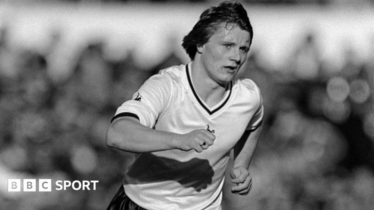 Former Spurs midfielder Brooke dies aged 64