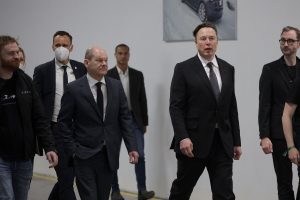 Chancellor Scholz’s Recipe Against Musk’s Attacks: ‘Stay Cool’