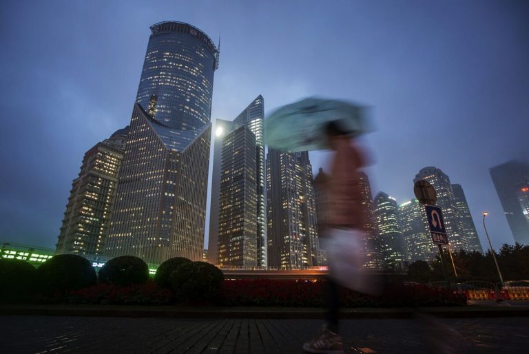 China Stocks Gripped by Gloom in Worst Start to Year Since 2016