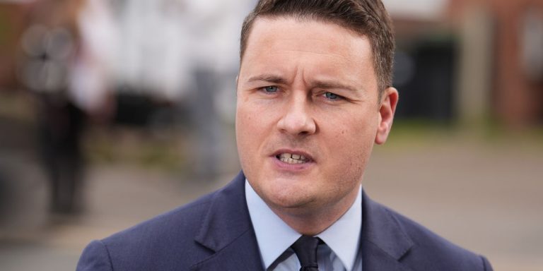 Wes Streeting accused of trying to ‘silence the debate’ on grooming gangs by ‘playing the race card’