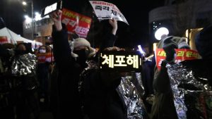 South Korean officials make fresh attempt to arrest President Yoon Suk Yeol