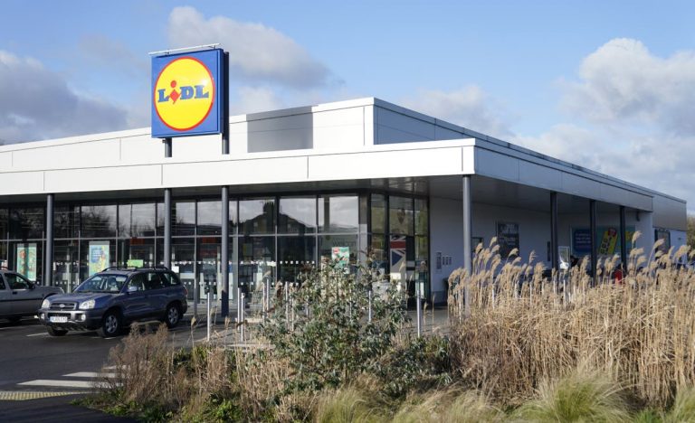 Lidl shoppers warned ‘do not eat’ bacteria infested cheddar cheese