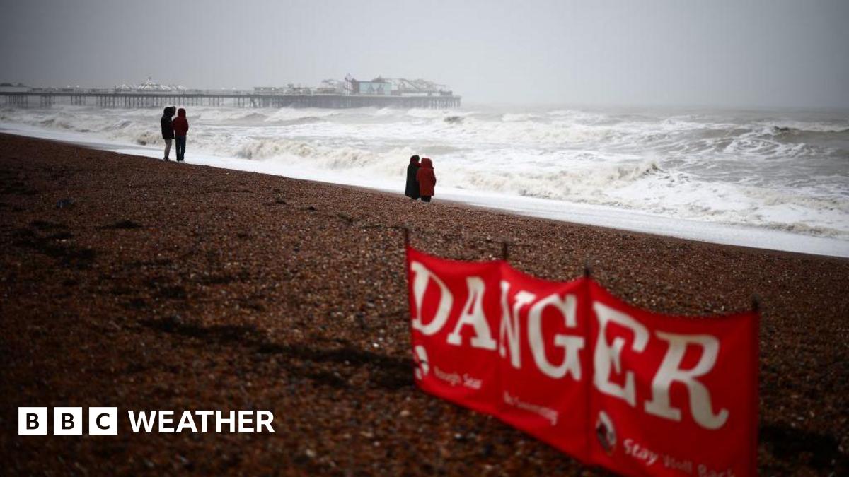 Storm Éowyn: Amber weather warning issued for UK amid threat of 90mph winds