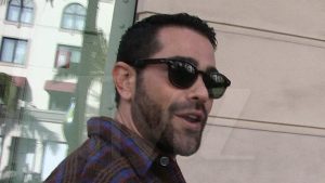 Jesse Metcalfe Says ‘Desperate Housewives’ Reboot ‘Could Happen’