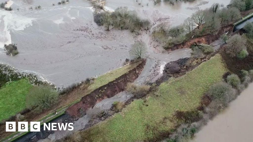 Aerial video shows collapsed Cheshire canal