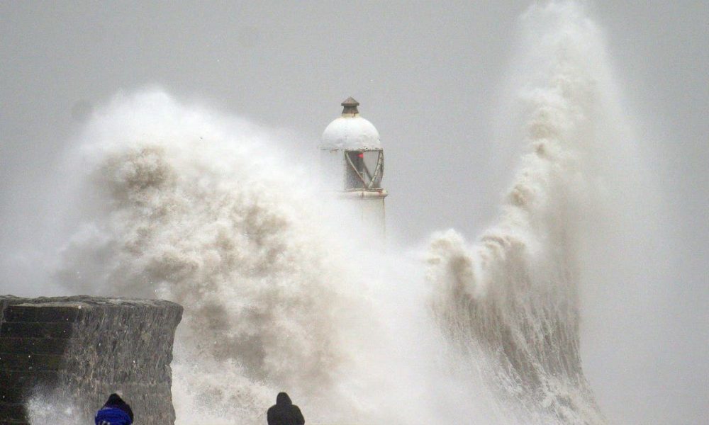 Storm Eowyn map: Where and when snow and 100mph winds will hit UK after Met Office weather warnings issued