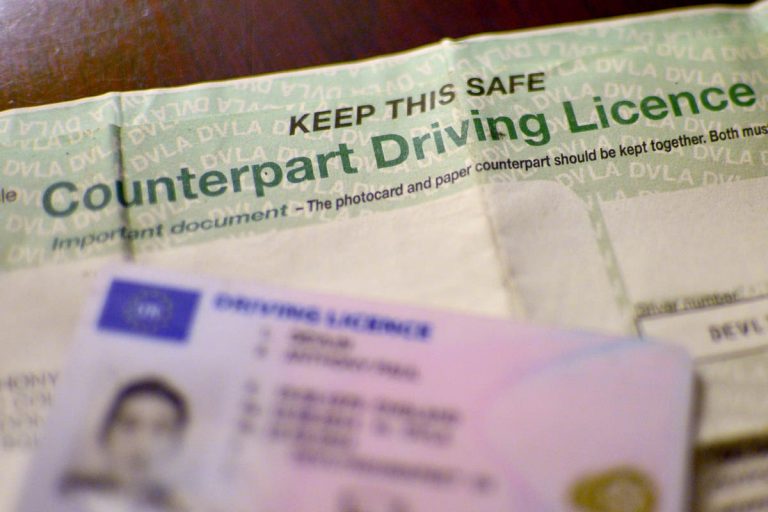 Digital driving licences you can access on your phone set to be rolled out this year