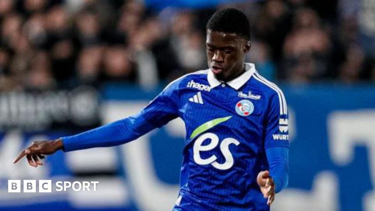 Mamadou Sarr: Chelsea agree £11.9m deal with Strasbourg for French defender