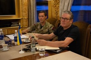 Keir Starmer visits Ukraine to sign major deal just days before Trump enters office