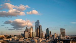 UK long-term borrowing costs hit highest level since the 1990s