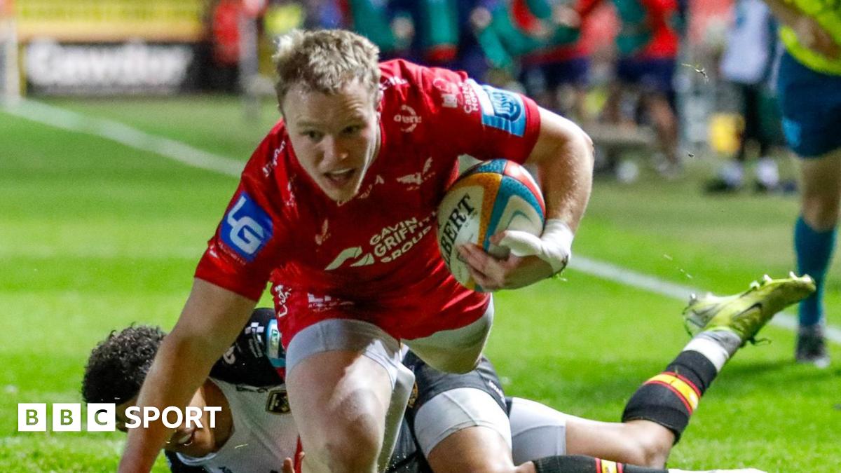 United Rugby Championship: Scarlets secure bonus point win in Dragons derby