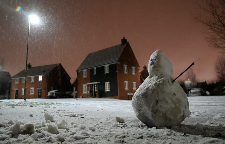 Weather latest: Airports – including Manchester and Liverpool – close runways as snow and freezing rain hits Britain