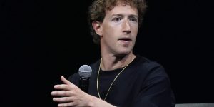 Mark Zuckerberg will cohost a Trump inauguration reception along with Republican billionaires