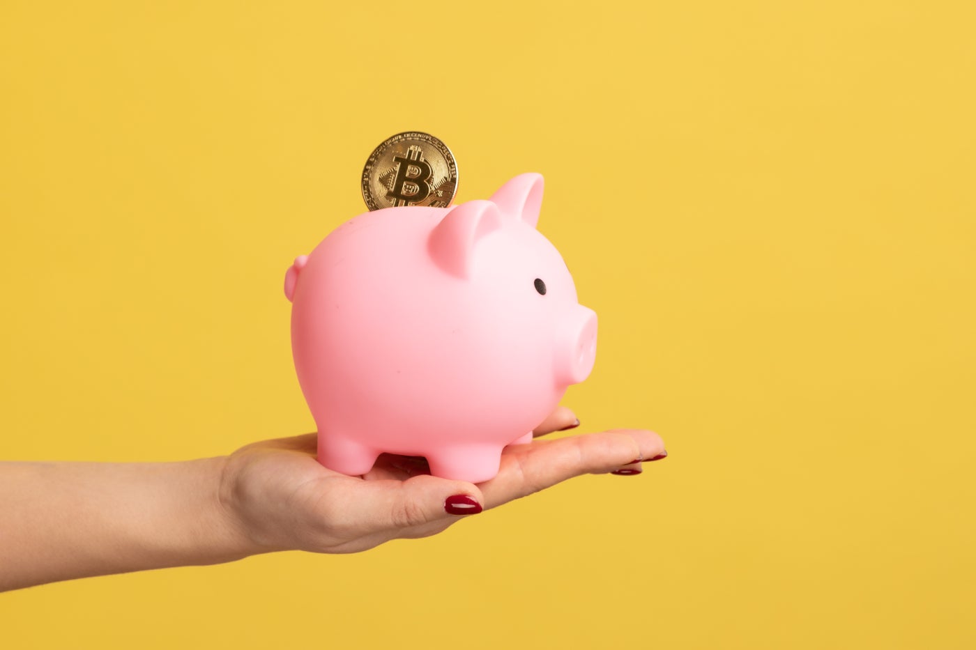 The 6 Best Crypto-Friendly Banks Evaluated for 2025