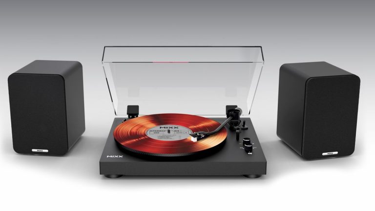 This budget turntable and wireless stereo speakers combo looks like a vinyl beginner’s dream