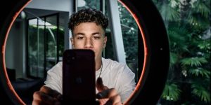 TikTok influencers resist a move to Meta under the app’s looming ban. ‘The vibes are not the same’