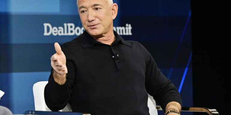 Jeff Bezos says he prefers messy meetings that ‘wander’ and run overtime: ‘Show me the ugly bits’