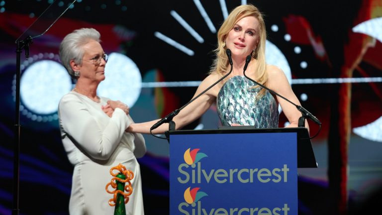 Nicole Kidman Breaks Down in Tears Dedicating Award to Late Mother