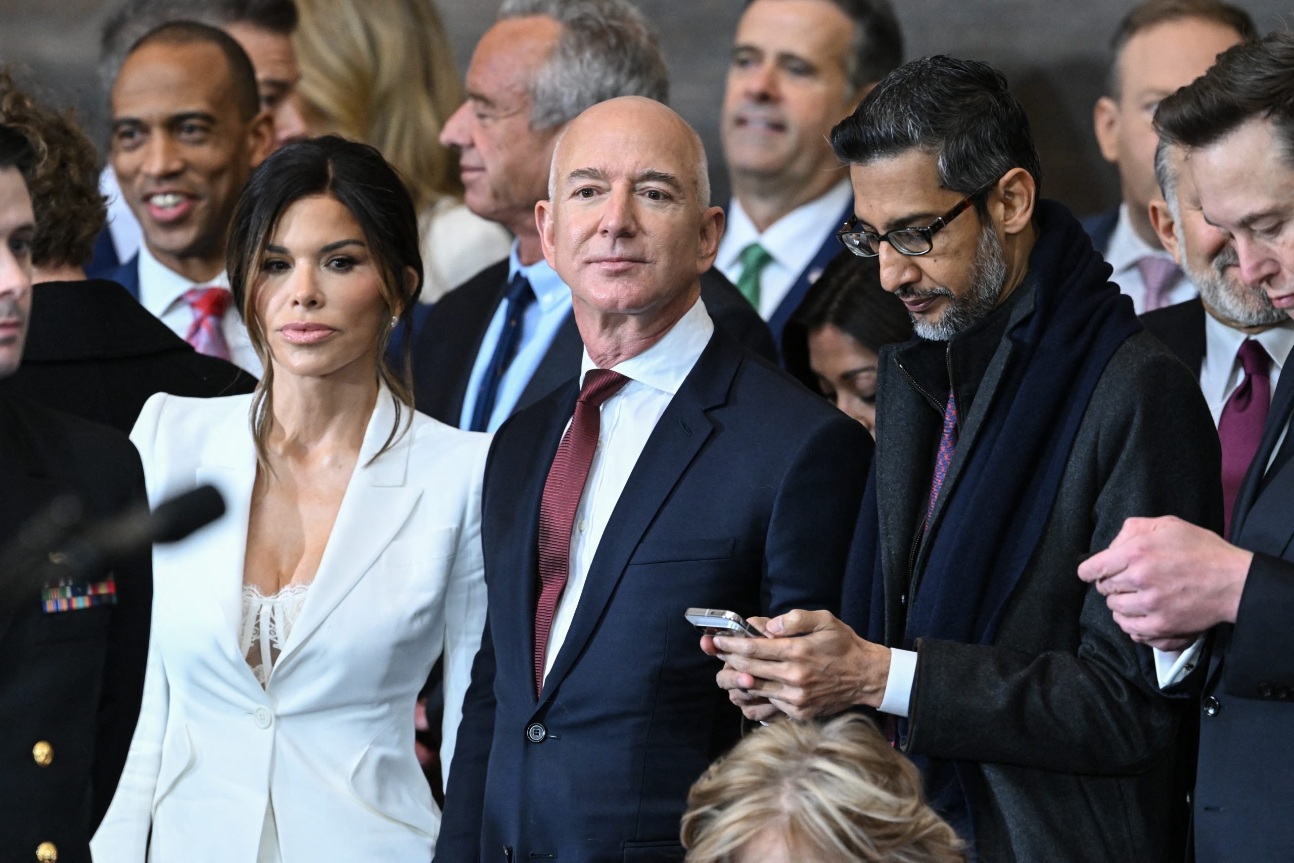 Lauren Sanchez Slammed for "Trashy" Inauguration Outfit; Jeff Bezos' Fiancee Reacts!