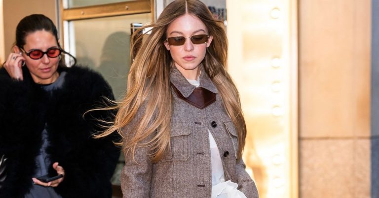 Sydney Sweeney’s Sleek Blowout Tops Her Two Very, Very Chic NYC Fits