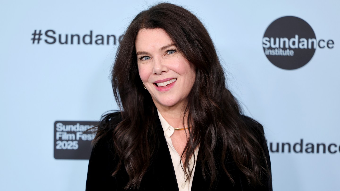 Lauren Graham Hopes 'Gilmore Girls' Fans Tune in for 'The Z-Suite'