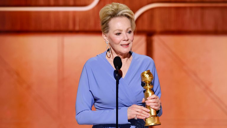 Jean Smart Urges Networks to Forgo Awards Shows, Donate