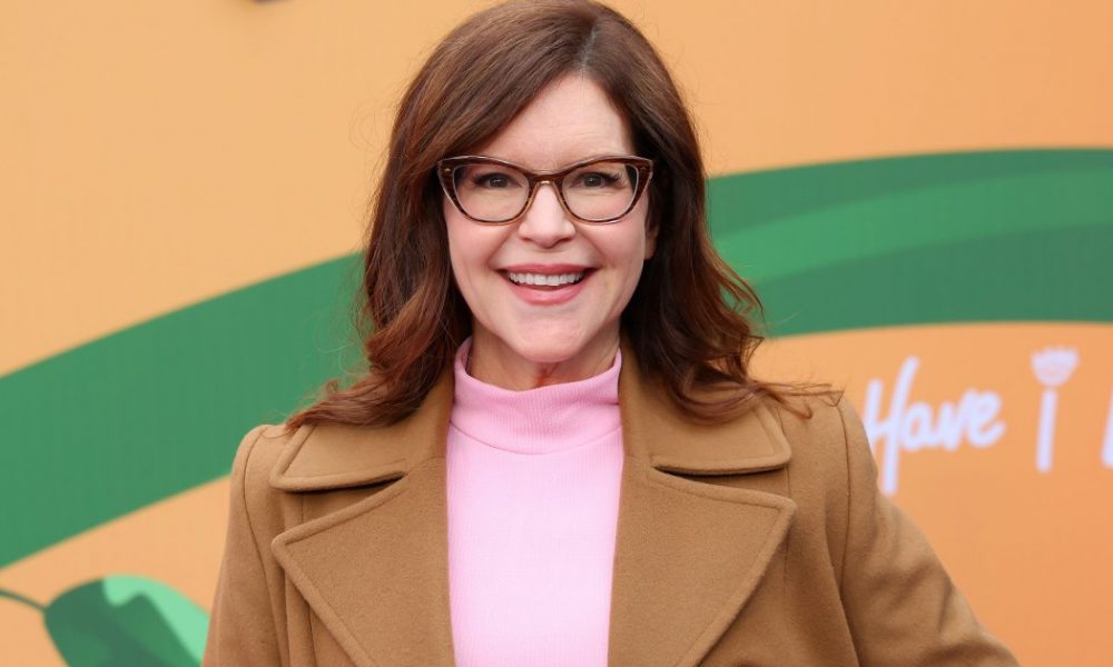 Lisa Loeb Swears by This $3 Drugstore Lipstick