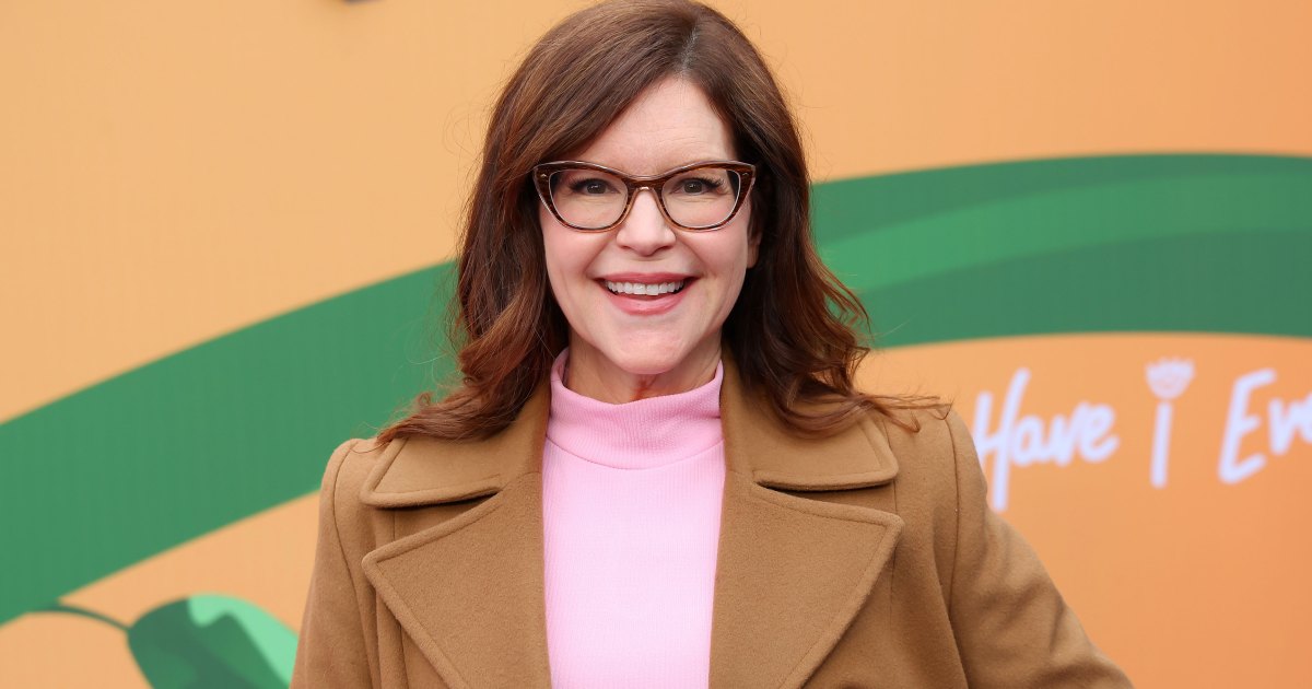 Lisa Loeb Swears by This $3 Drugstore Lipstick