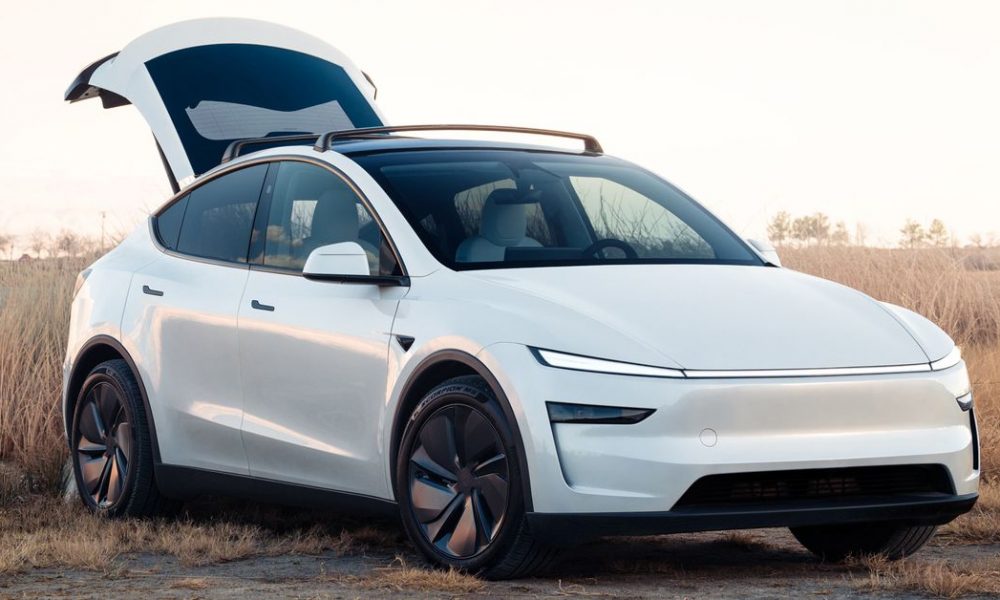 Tesla brings its redesigned Model Y to the US, but keeps selling the old one too