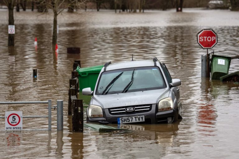 Weather UK latest: Two airports suspend flights as hundreds of flood warnings issued and more snow forecast